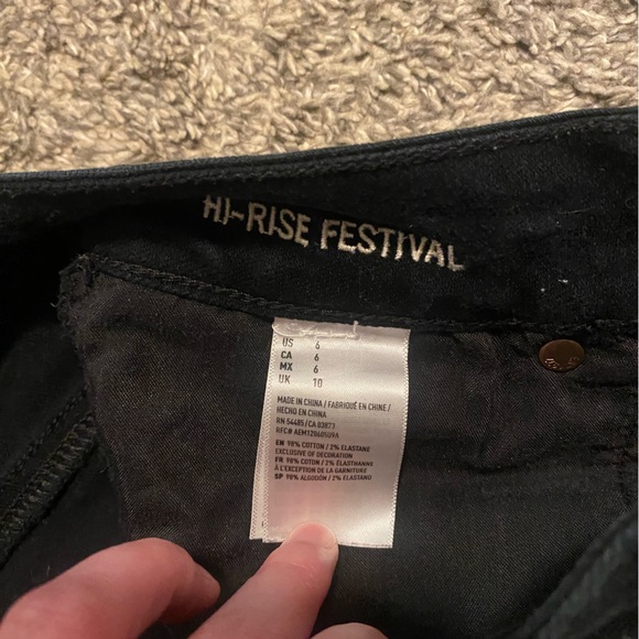 American Eagle High Rise Festival Shorts - Picture 3 of 3